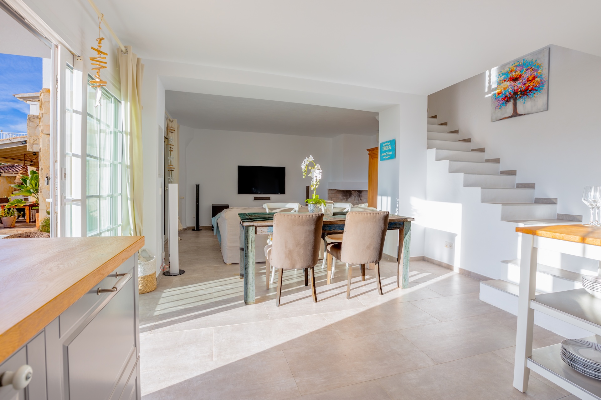 Resa Estates Ibiza sale te koop Villa hills Can Furnet living staia.jpg